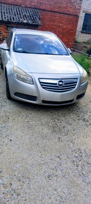 Uszkodzony opel insignia