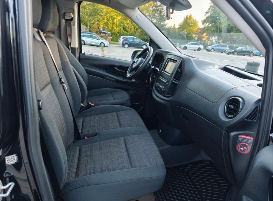 Aluga se Mercedes Vito 9 lugares