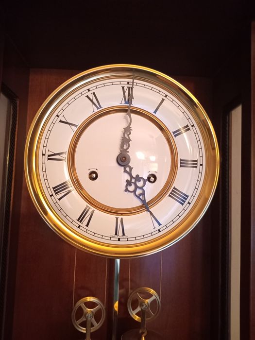 Продам часы настенные Kieninger , регулятор.