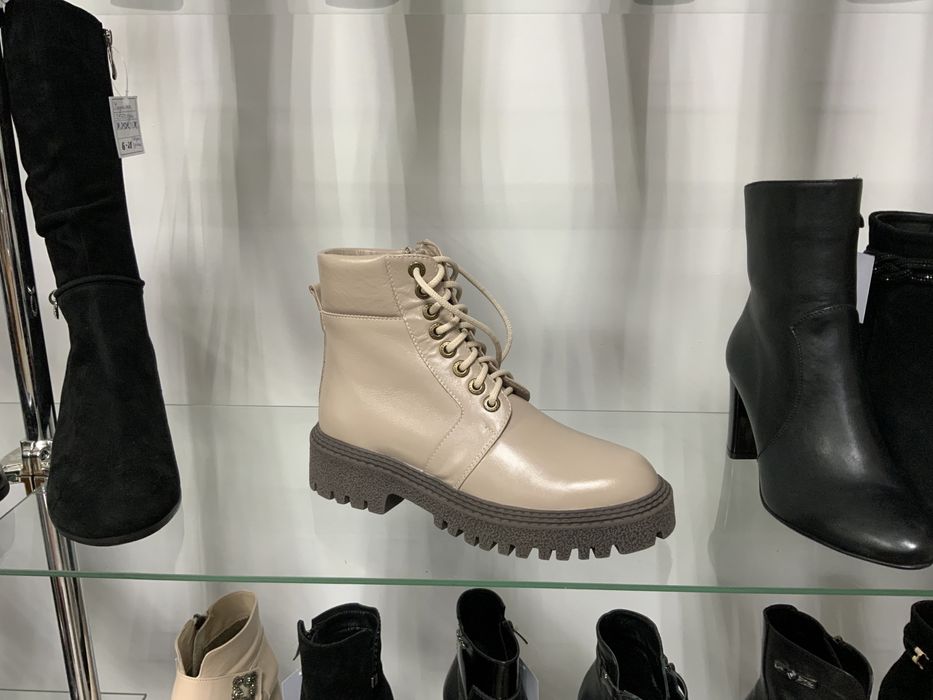 женские зимние спортивные кроссовки ботинки