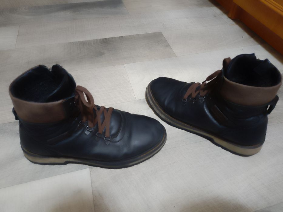 Продам черевики берци