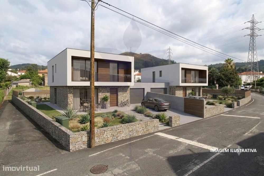 Rustic Plot with Construction Potential – 793 m², Guimarães