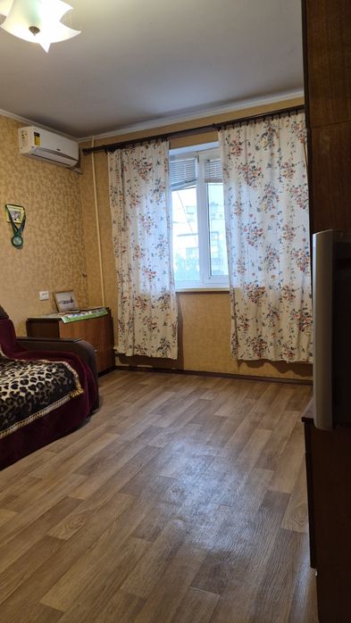 LS21  Олексіївка  Продам 3 к. кв. метро Олексіївська  8 поверх в 16 поверх. буд.