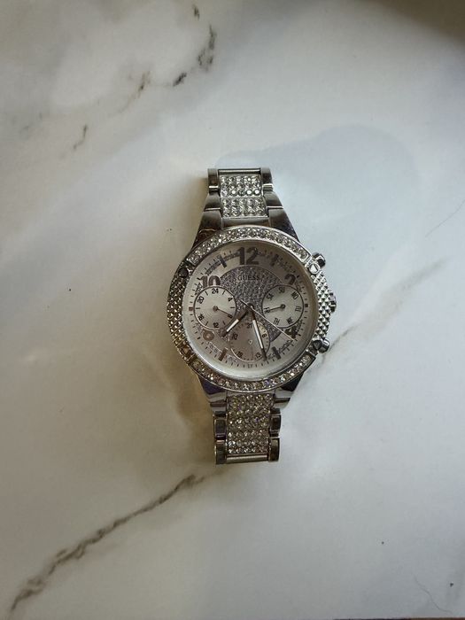 Часы guess продам