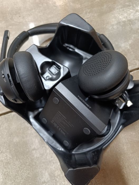 Бездротова  Bluetooth-гарнітура TECKNET Wireless Headset (модель TK-HS016).