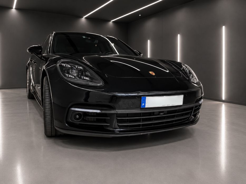 Porsche Panamera Sport Turismo E-Hybrid 10 Years Edition