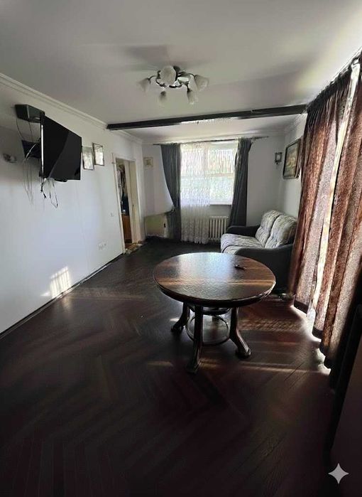 Пропонуємо до продажу житловий будинок з великою ділянкою в с. Кагуїв.