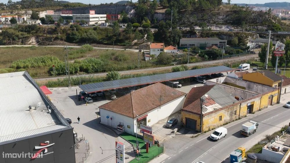 Imóvel comercial com 340 m² no centro de Torres Vedras