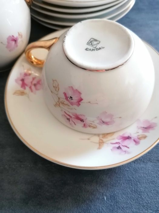 Teacups, vintage, with milk jug, from Candal64552902912002124