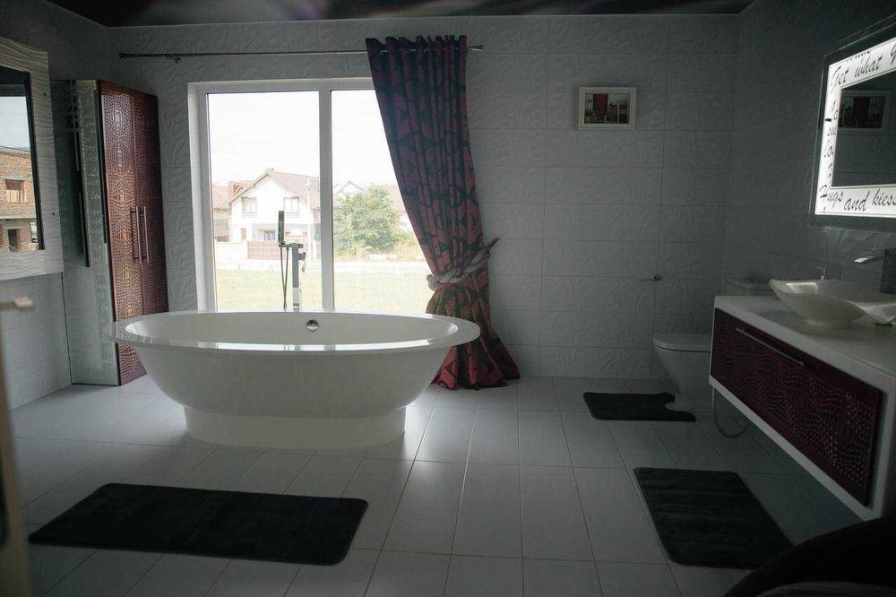 Продаєтсья преміум high-tech будинок з власним бункером/Заходь і живи