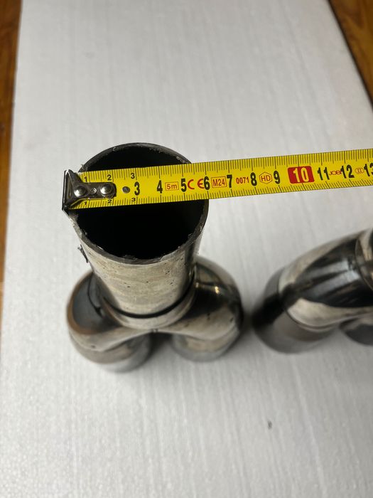 Podwójne końcówki wydechu