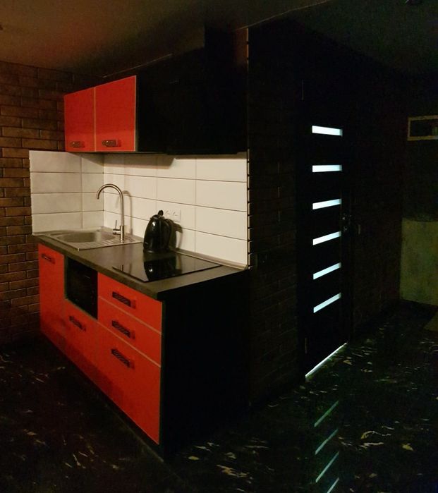 Сдаю 2эт.кв.в стиле ЛОФТ посуточно и почасово. М.Холодная гора. Класс