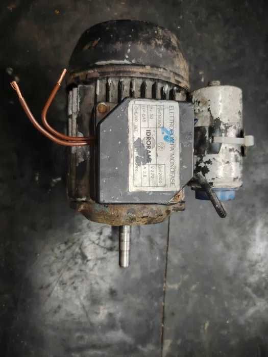 Motor 220 V//0,45HP//2800 RPM