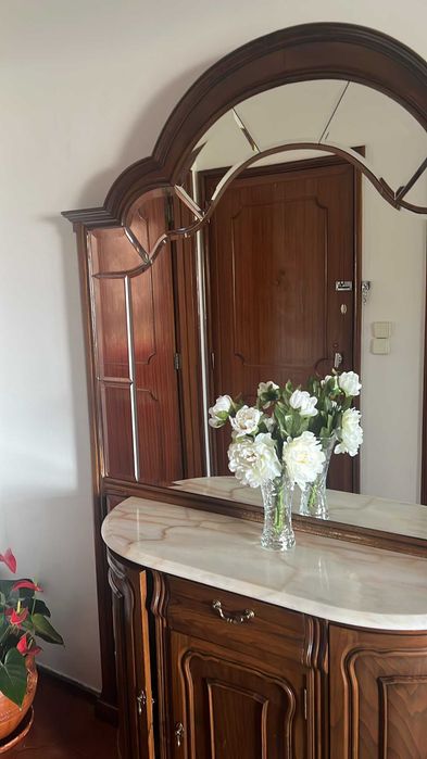 Movel de entrada com mármore e espelho