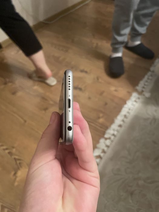 Айфон 6 на 64 гб в хорошому стані