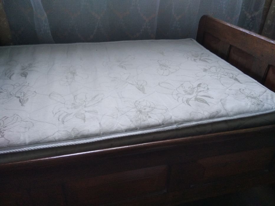 Продам ліжко разом з ортопедичним матрасом