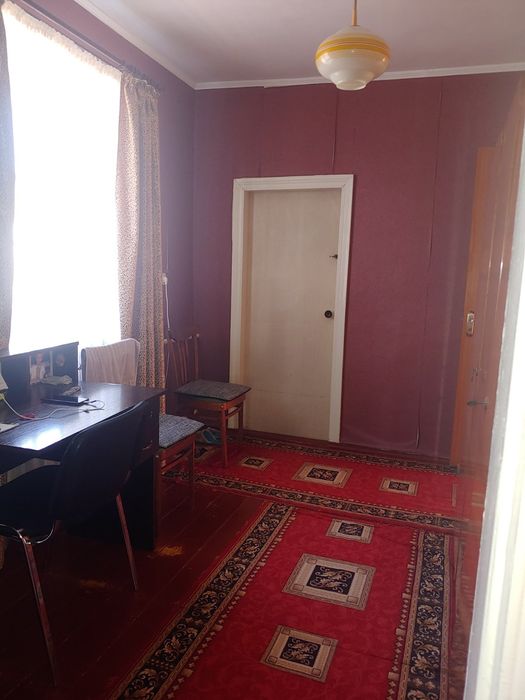 продажу компактний будинок у центрі,