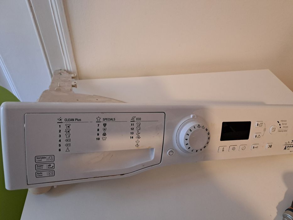 Maquina lavar roupa Ariston Hotspot em peças