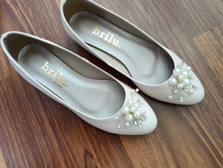 Balerinki bezowe nowe, eleganckie, marki Brilu