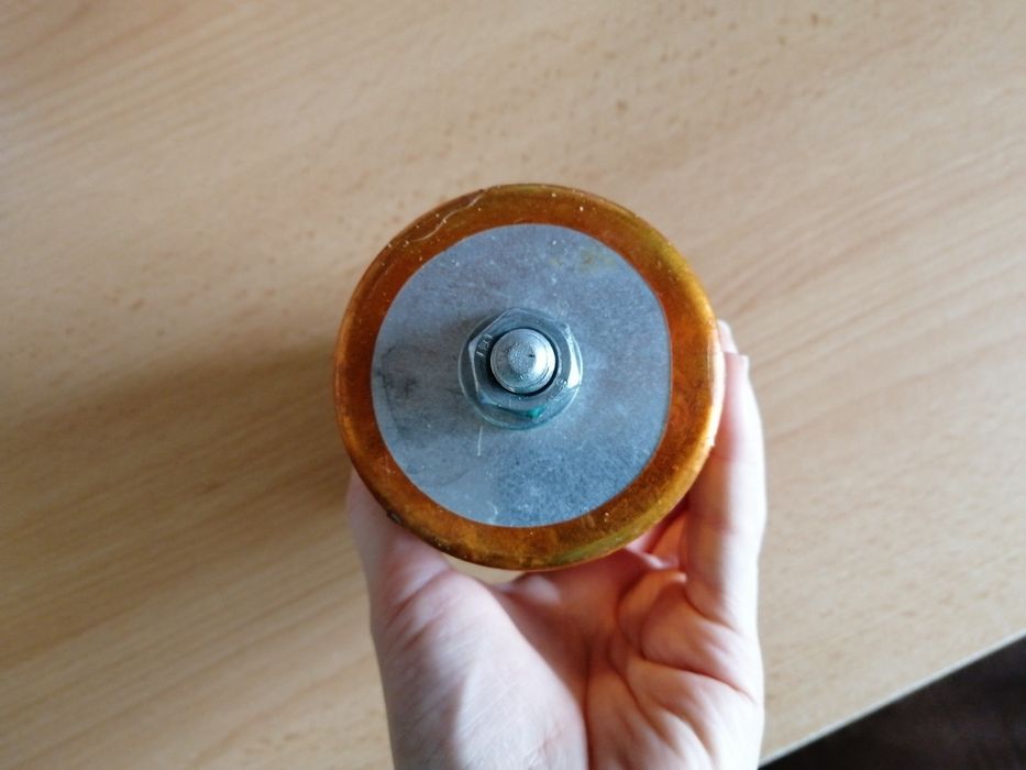 Kondensator elektrolityczny 2200 uF/400V