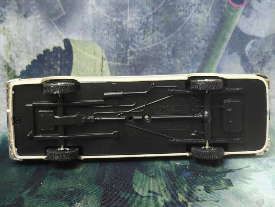 Модель автобуса ЗИЛ-118 Юность Deagostini 1/43: 550 грн