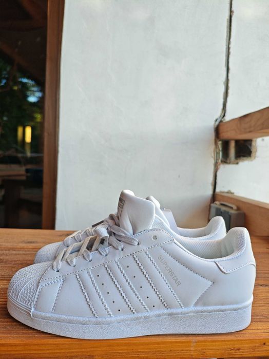 Nowe buty Adidas Superstar białe