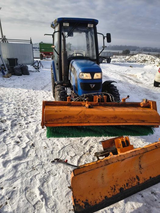 Zestaw zimowy ciągnik lovol 404 foton pług posypywarka rolniczy komunalny 40KM 4x4