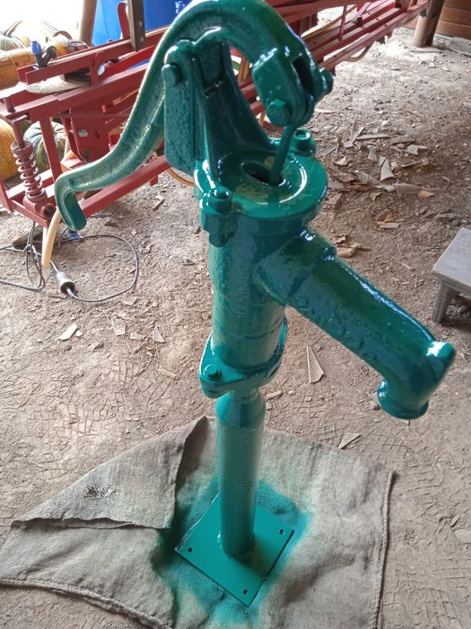 Продам старовину водяну колонку,кран,