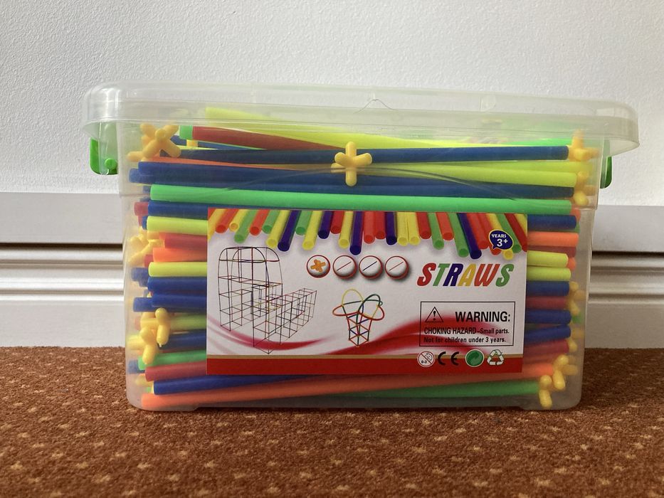 Klocki konstrukcyjne w pudełku - słomki