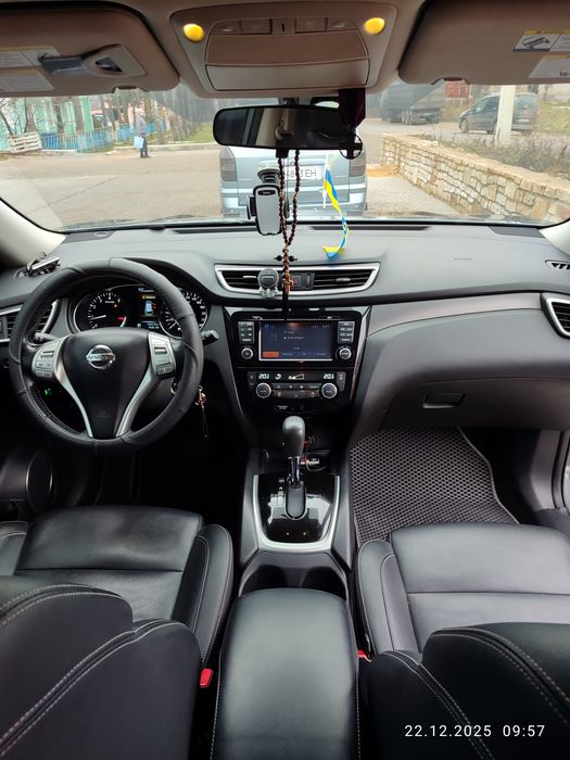 Автомобіль Nissan rogue