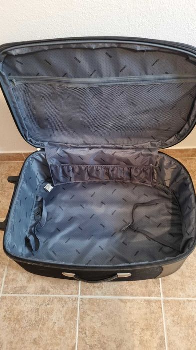 Mala de viagem usada