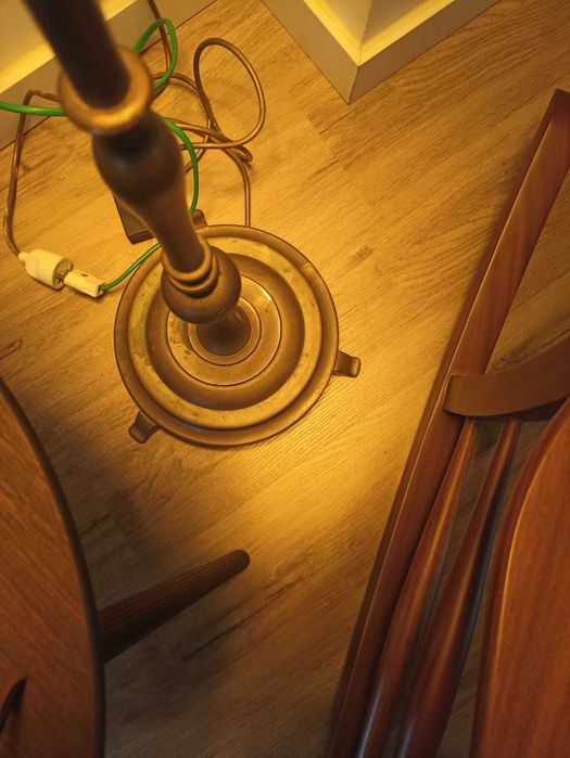 Candeeiro em bronze426579840111759362