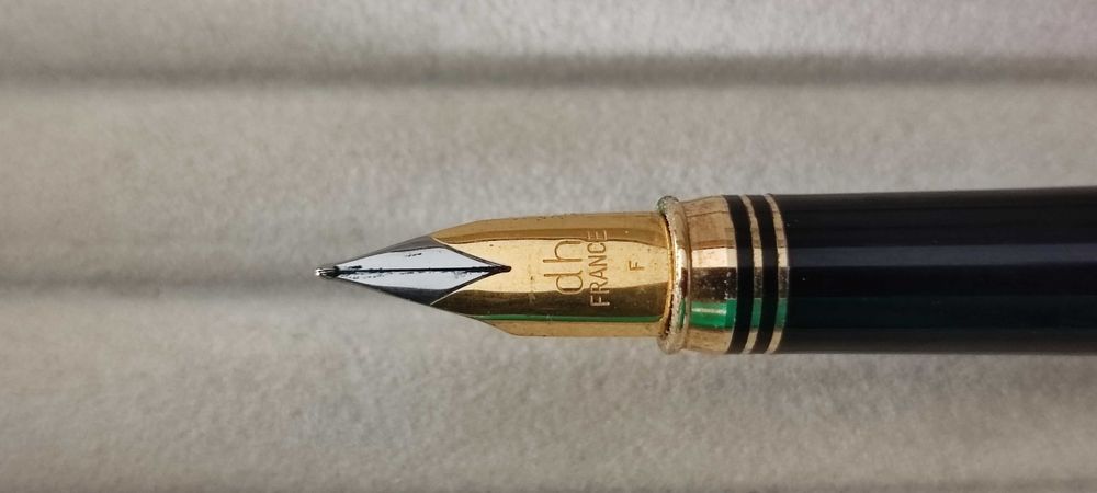 Caneta esferográfica Daniel
Hechter Paris