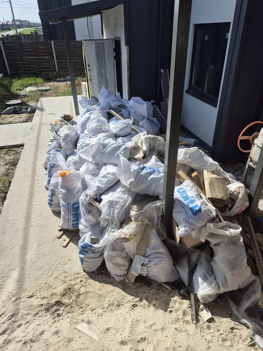 Вивіз сміття. Вивіз хламу. Вивіз строй мусора.