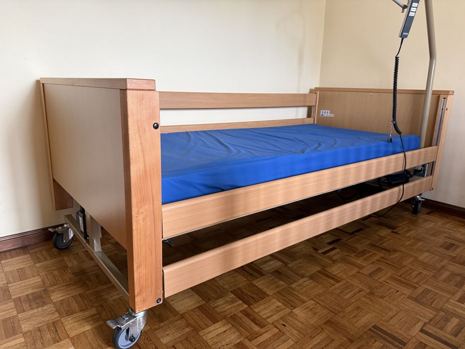 Vendo cama articulada elétrica com colchão