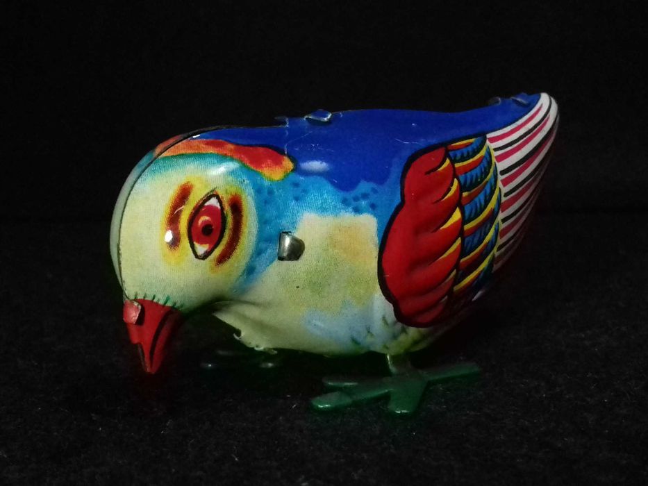 5 Brinquedos em metal, com corda - sistema mecânico a funcionar.