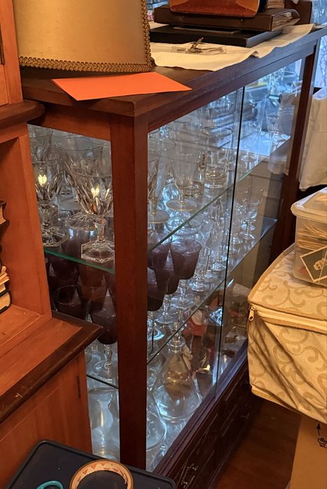 Copos varios e garrafas