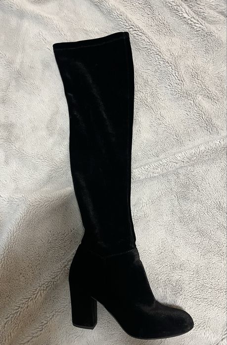 Продам дуже гарні ботфорти замшеві на каблуку