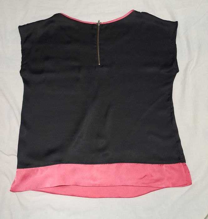 Blusa acetinada preta e vermelha tamanho L