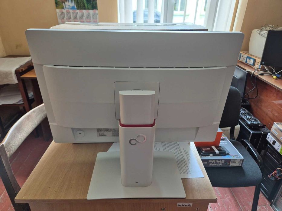 Монітор Fujitsu DY24W-7 (хороший яскравий монітор)