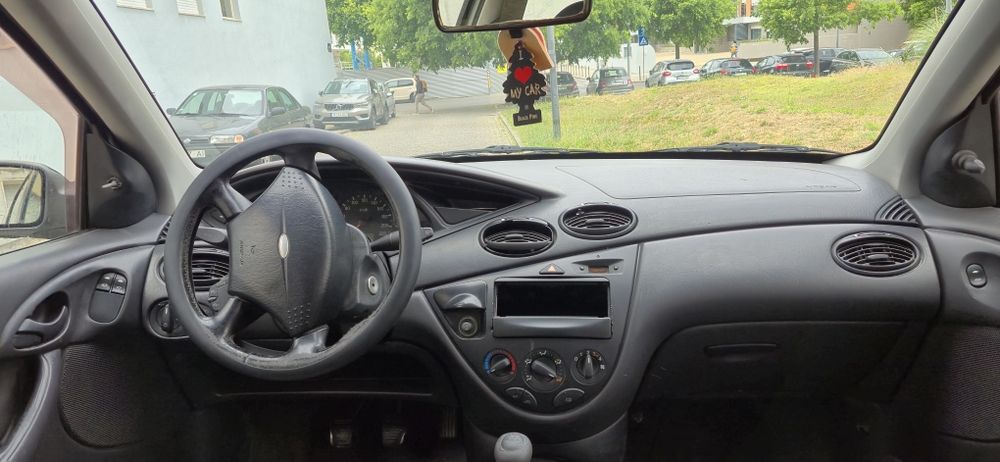 Ford focus 1.4i 2001