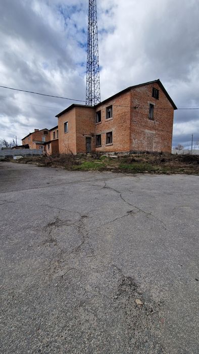 Продам комерційне приміщення м. Тараща