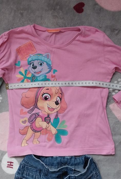 Продам комплект речей на дівчинку 4-5 років