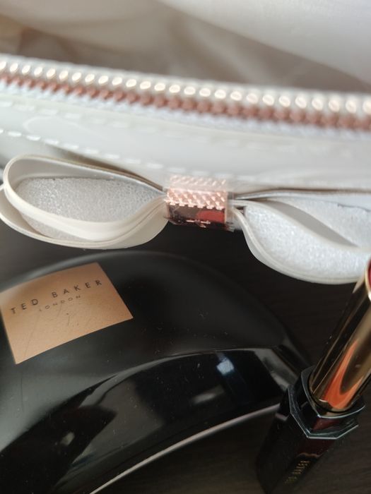 Ted Baker kosmetyczka Abbie Curved Bow