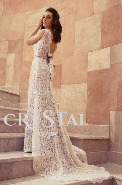 Чудова весільна сукня