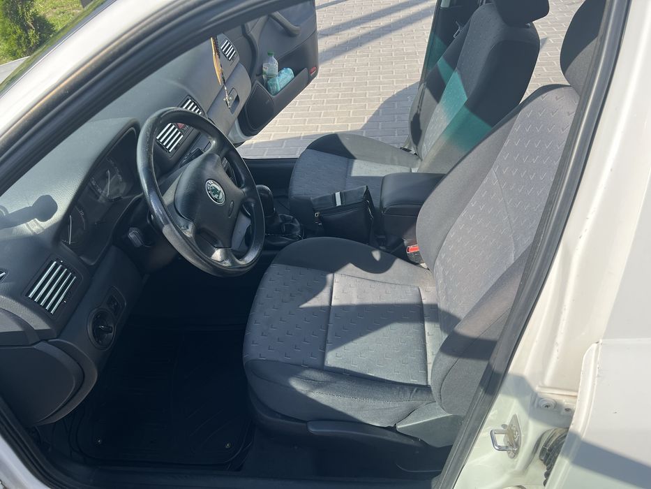 Шкода октавіа  тур.                                                  .