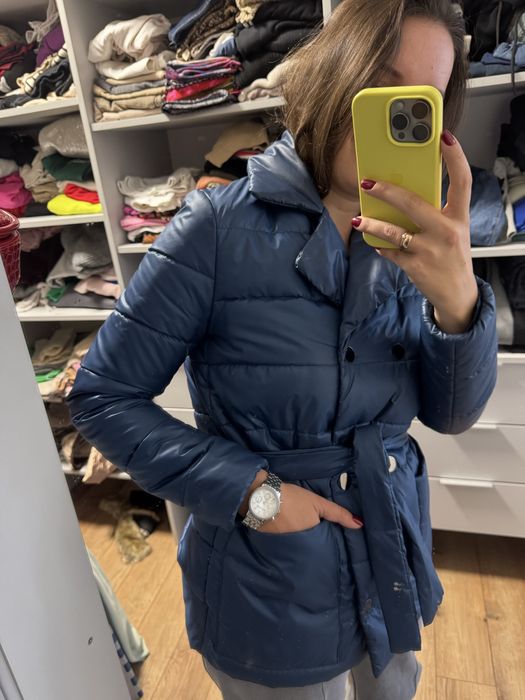 Продам стильну легку осінню куртку