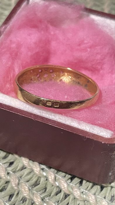 Anel de ouro 19.2 com zirconias