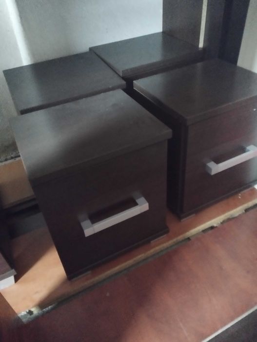 Meble Bodzio wenge łóżko, stolik RTV, Stolik nocny