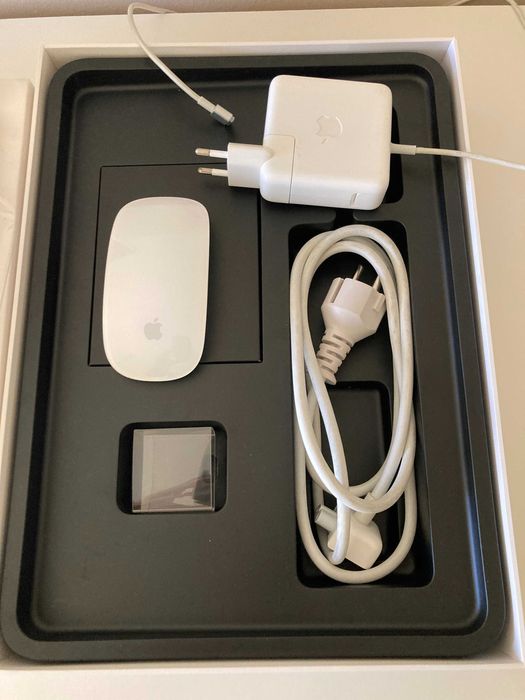 Macbook Air Mid 2012 com Apple Mouse